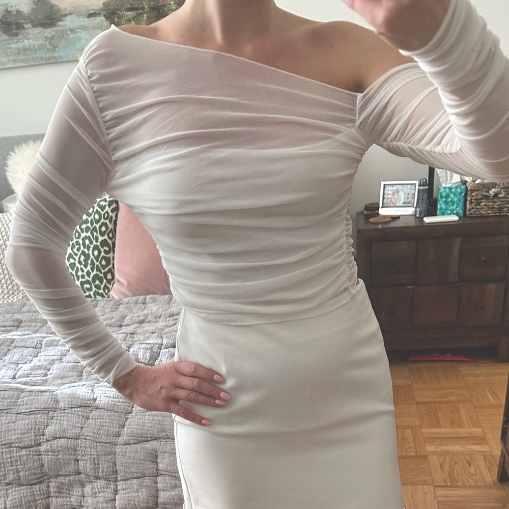 Crop tops white!